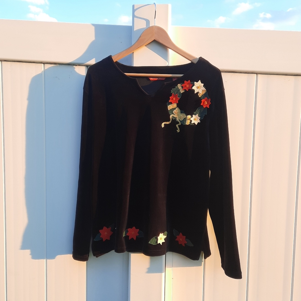 Christmas Wreath Velour Top | Beading, Embroidery, Appliques | XL